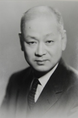 坂口謹一郎